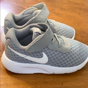 Barely used Nike toddler sneakers 6